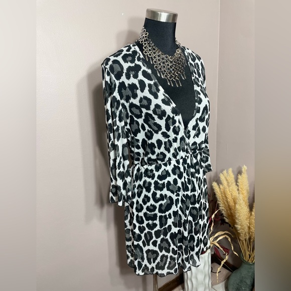 Leopard Print Cover Up - Picture 2 of 10